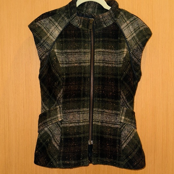 NWOT CAbi Wool Blend Vest - Picture 3 of 7